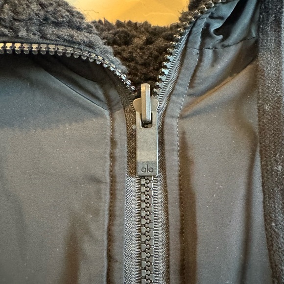 Alo Yoga Duality Sherpa-Lined Reversible Jacket size XL - Picture 7 of 13